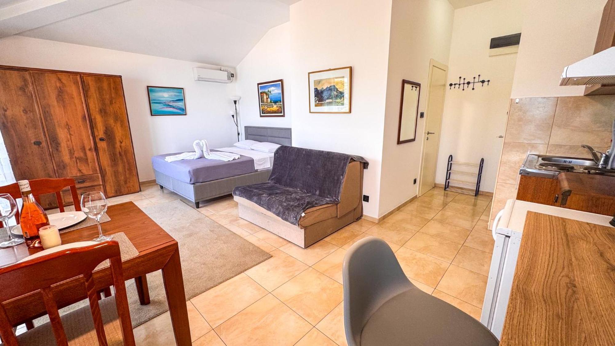 Qumi Apartments Tivat Luaran gambar
