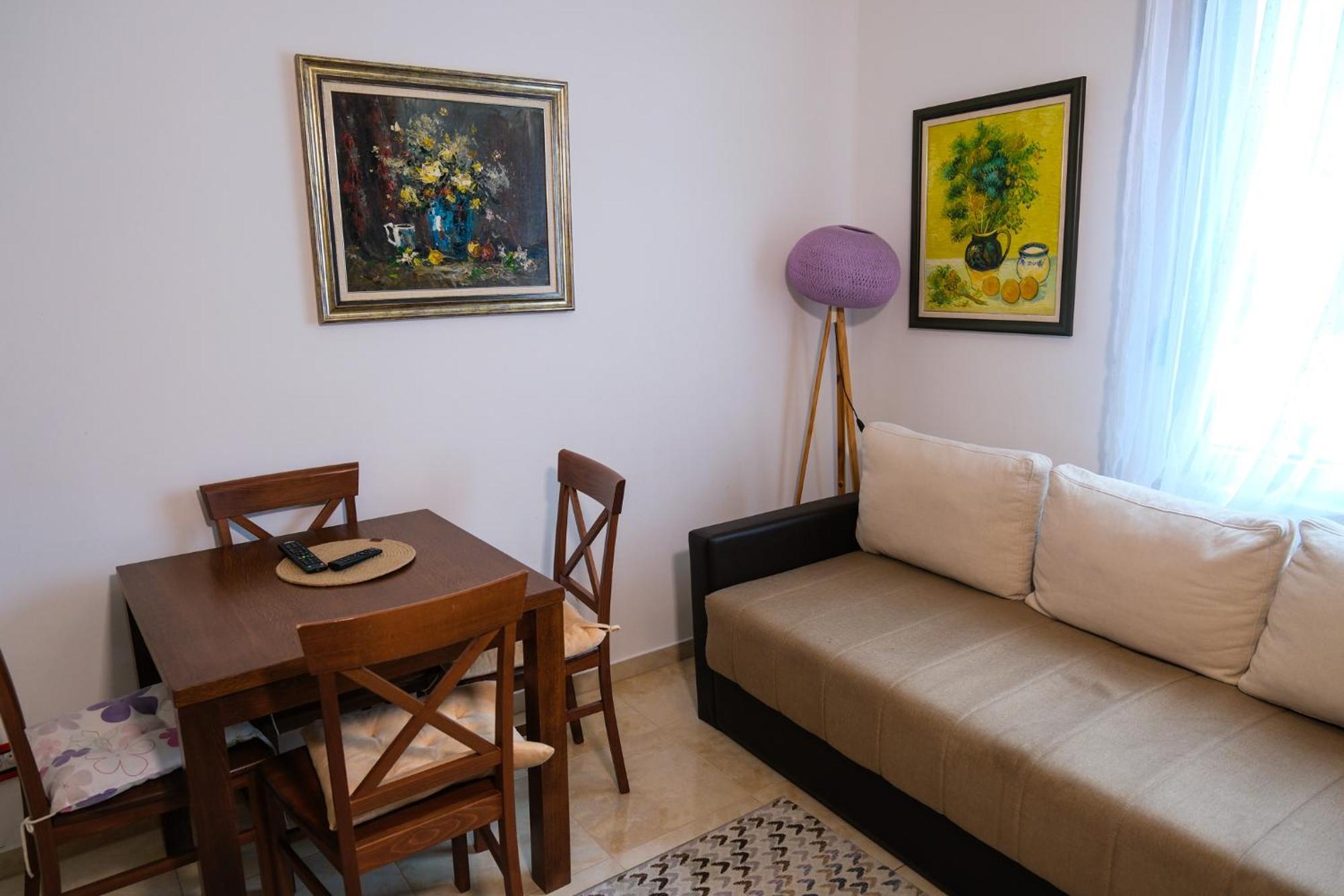 Qumi Apartments Tivat Luaran gambar