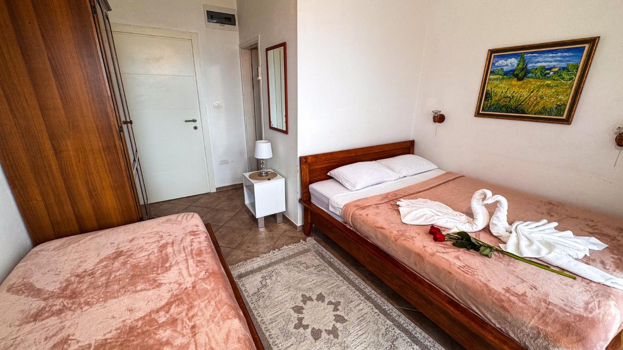 Qumi Apartments Tivat Luaran gambar