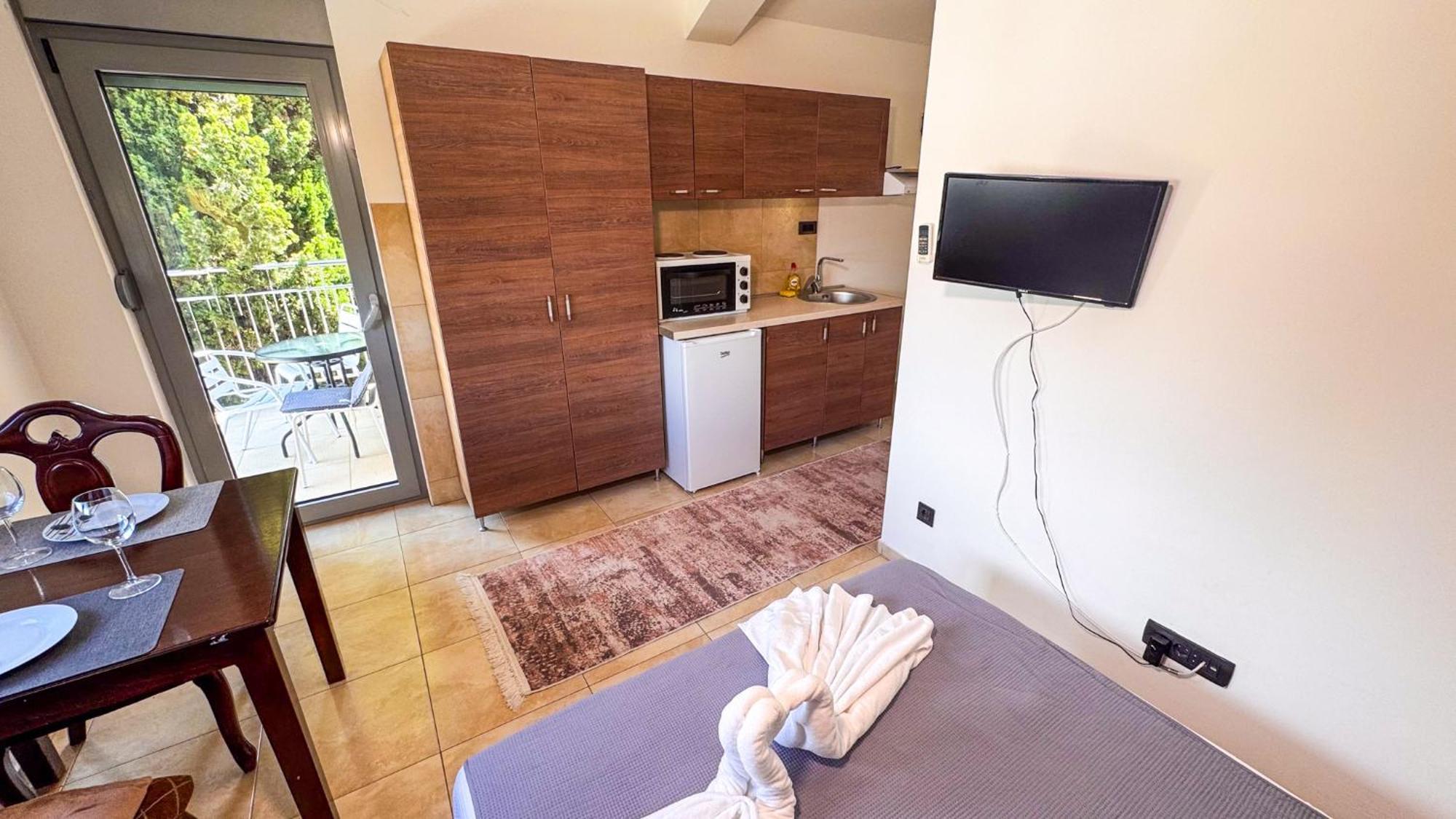 Qumi Apartments Tivat Luaran gambar