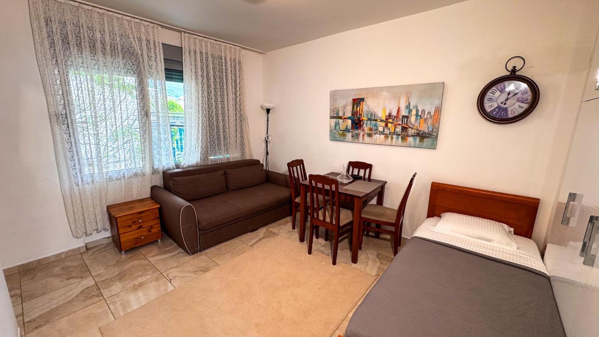 Qumi Apartments Tivat Luaran gambar