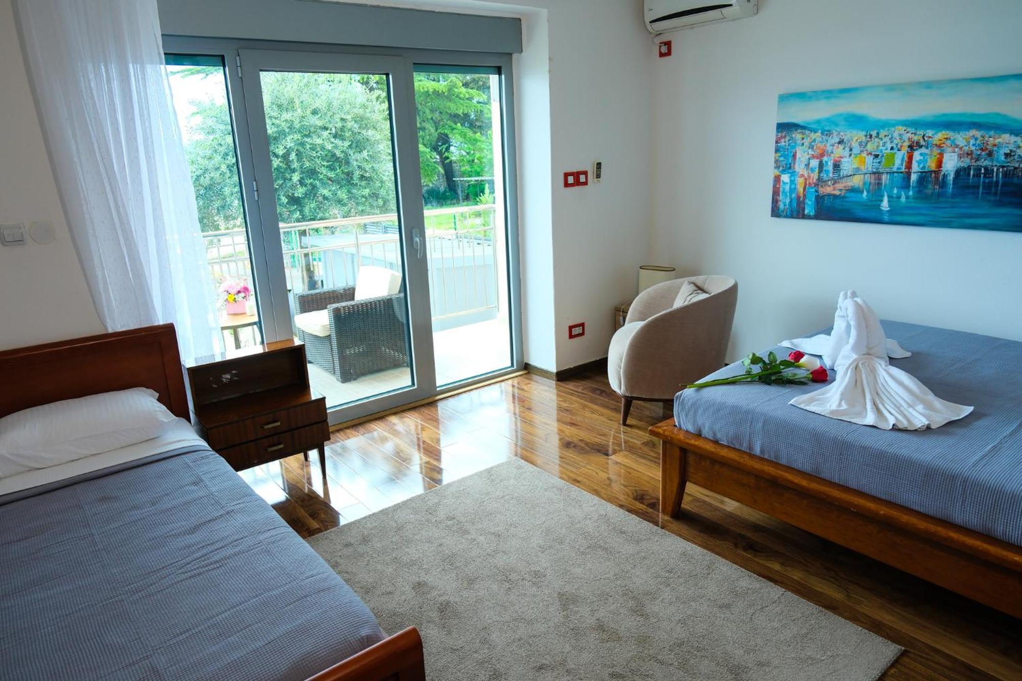 Qumi Apartments Tivat Luaran gambar