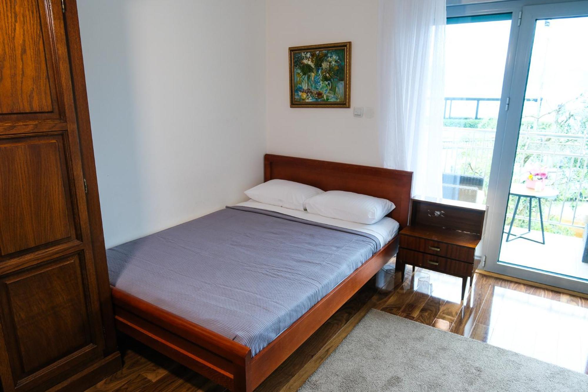Qumi Apartments Tivat Luaran gambar