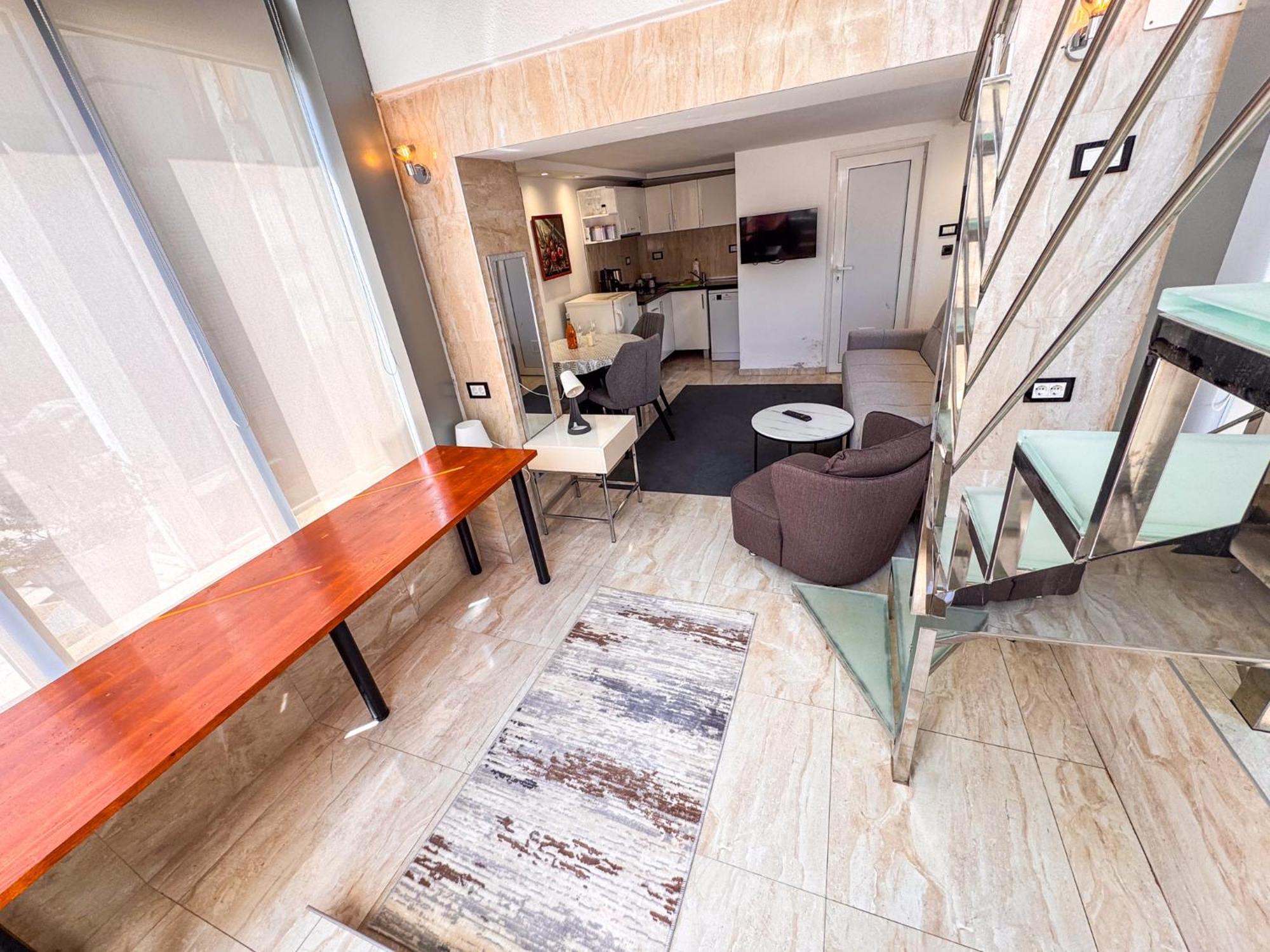 Qumi Apartments Tivat Luaran gambar