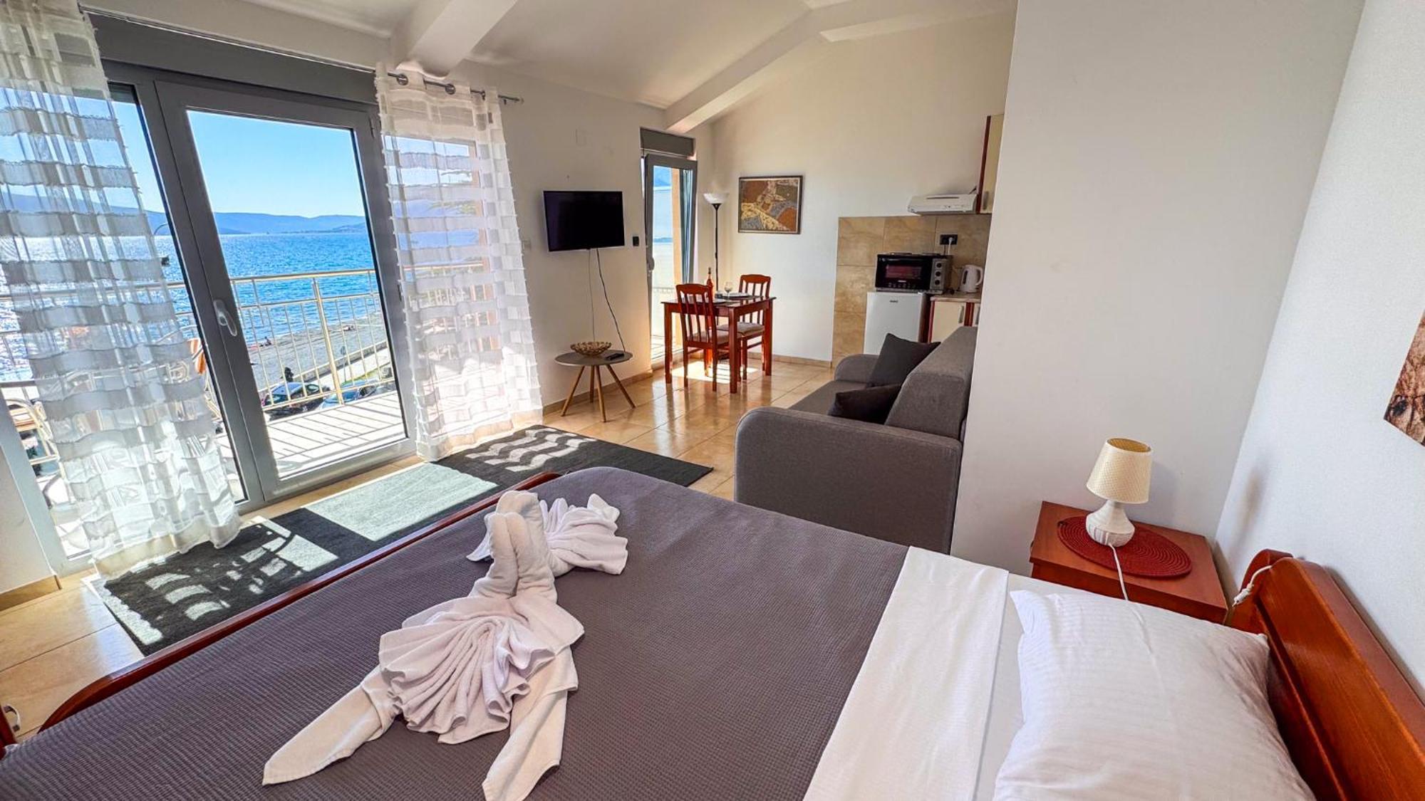 Qumi Apartments Tivat Luaran gambar