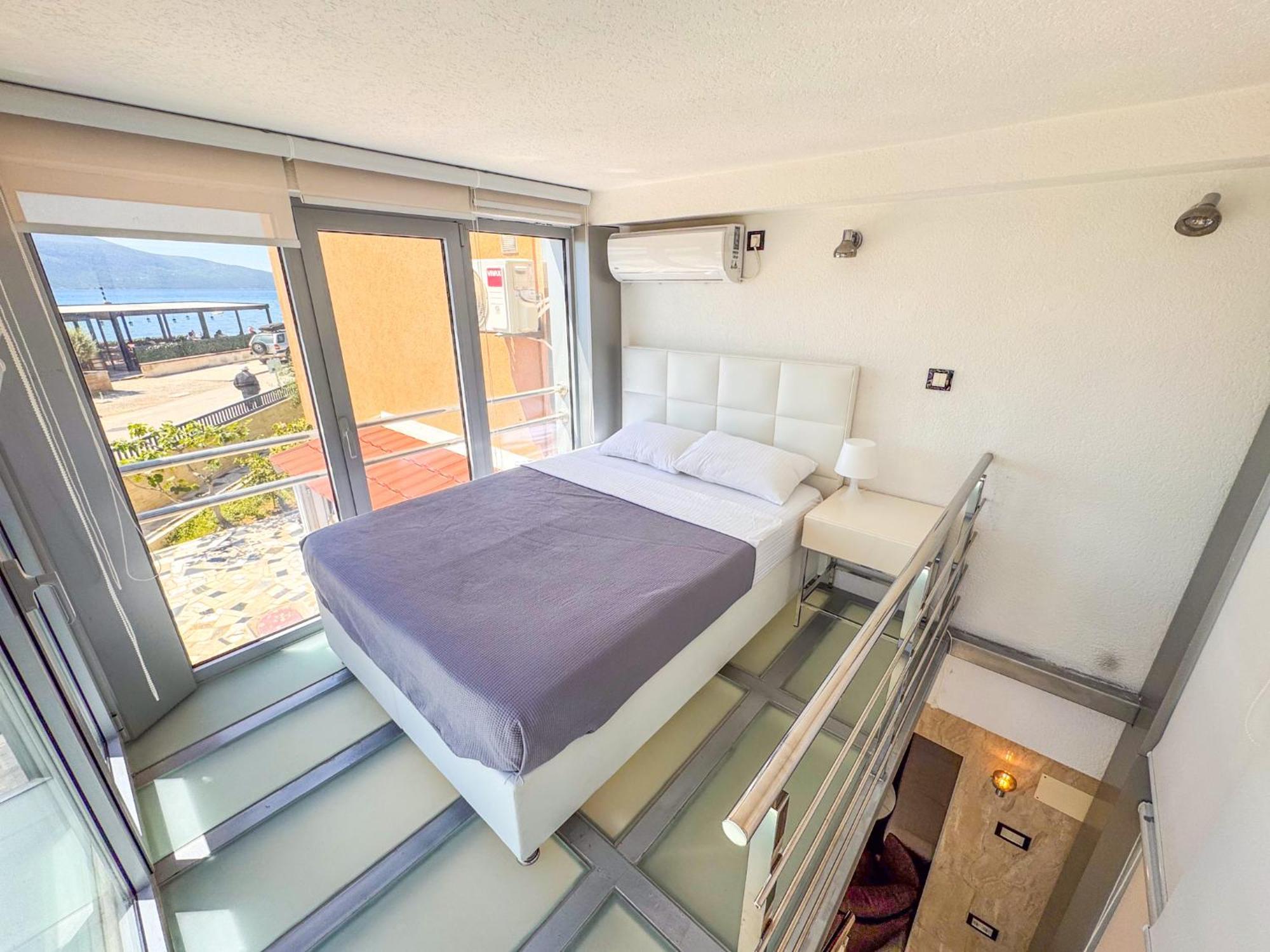 Qumi Apartments Tivat Luaran gambar